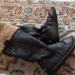 UGG boots tall with thick sheep lining